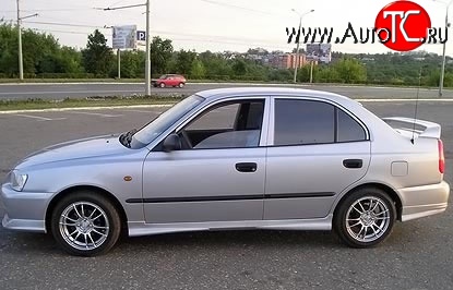 6 549 р. Пороги накладки Street Hyundai Accent седан ТагАЗ (2001-2012) (Неокрашенные)  с доставкой в г. Краснодар