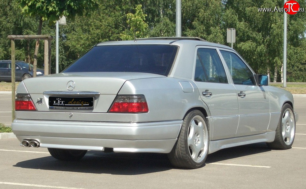 4 299 р. Накладка заднего бампера GT Dynamics Mercedes-Benz E-Class W124 седан дорестайлинг (1984-1993) (Неокрашенная)  с доставкой в г. Краснодар