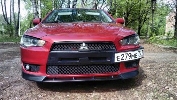 899 р. Вставка переднего бампера (зубатка) Evo  Mitsubishi Lancer  10 (2007-2017) седан дорестайлинг, хэтчбэк дорестайлинг, седан рестайлинг, хэтчбек 5 дв рестайлинг (Неокрашенная)  с доставкой в г. Краснодар. Увеличить фотографию 7