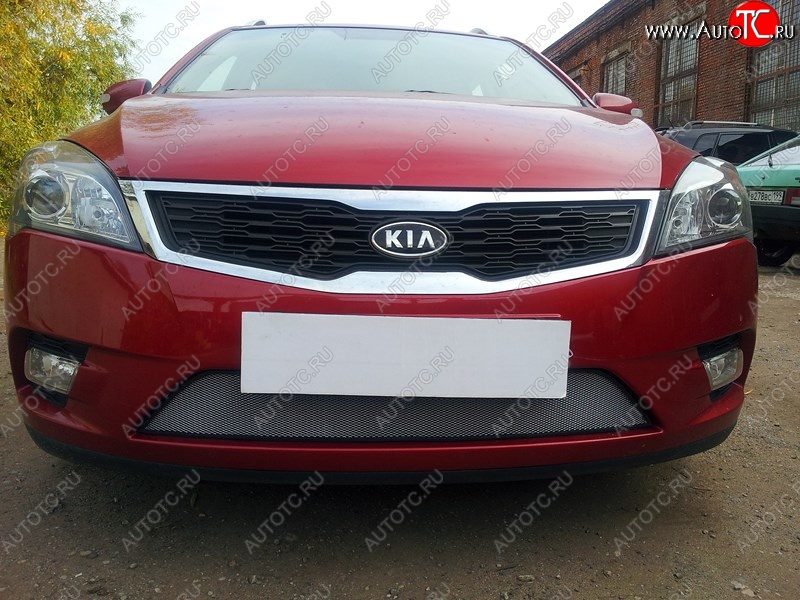 1 539 р. Защитная сетка на бампер Russtal (хром) KIA Ceed 1 ED рестайлинг, хэтчбэк 5 дв. (2010-2012)  с доставкой в г. Краснодар