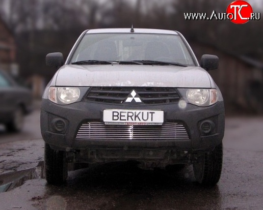 5 399 р. Декоративная вставка воздухозаборника Berkut Mitsubishi L200 4  дорестайлинг (2006-2014)  с доставкой в г. Краснодар