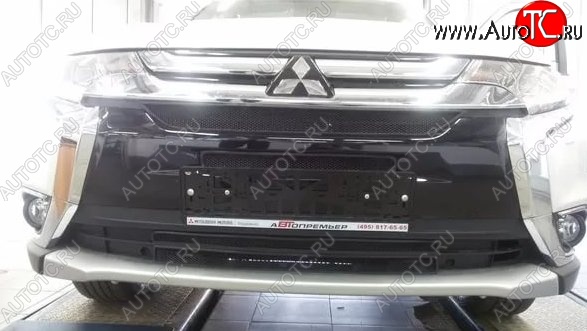 3 299 р. Защитная решётка в воздуховод автомобиля Russtal (черная) Mitsubishi Outlander GF 2-ой рестайлинг (2015-2018)  с доставкой в г. Краснодар