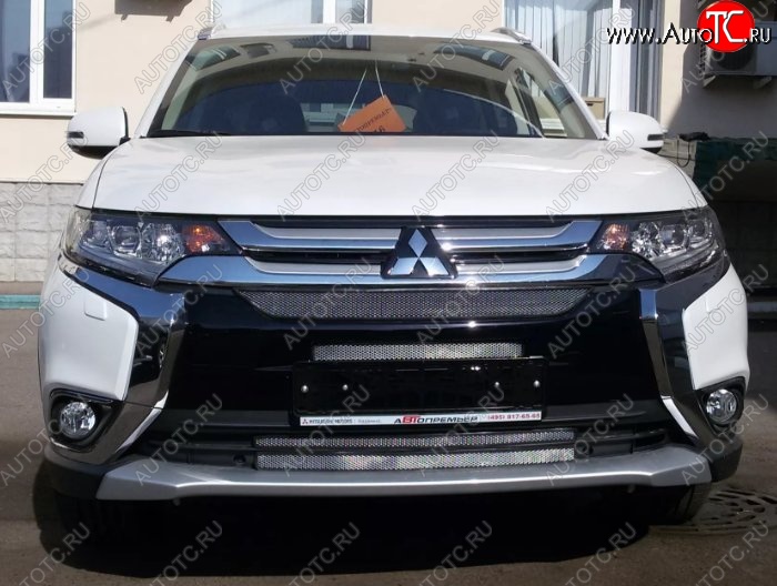 3 479 р. Защитная решётка в воздуховод автомобиля Russtal (хром)  Mitsubishi Outlander  GF (2015-2018) 2-ой рестайлинг  с доставкой в г. Краснодар