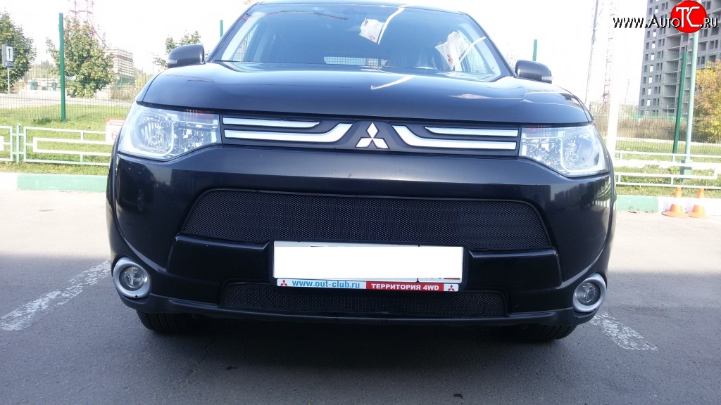 3 999 р. Сетка на бампер (рестайлинг) Russtal (черная) Mitsubishi Outlander GF дорестайлинг (2012-2014)  с доставкой в г. Краснодар