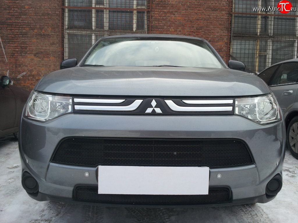 4 299 р. Сетка на бампер Russtal (черная) Mitsubishi Outlander GF дорестайлинг (2012-2014)  с доставкой в г. Краснодар