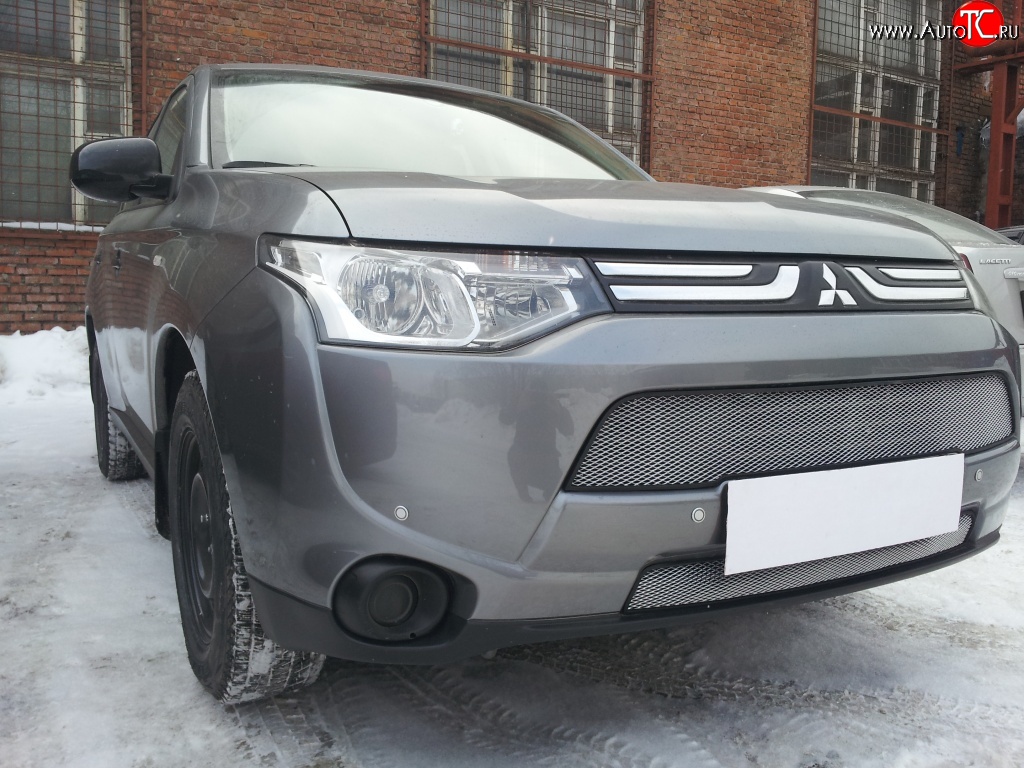 2 599 р. Сетка на бампер (рестайлинг) Russtal (хром)  Mitsubishi Outlander  GF (2012-2014) дорестайлинг  с доставкой в г. Краснодар