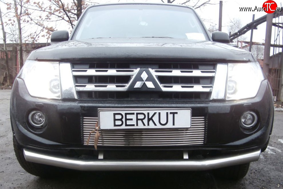 5 699 р. Декоративная вставка воздухозаборника (рестайлинг) Berkut Mitsubishi Pajero 4 V90 дорестайлинг (2006-2011)  с доставкой в г. Краснодар