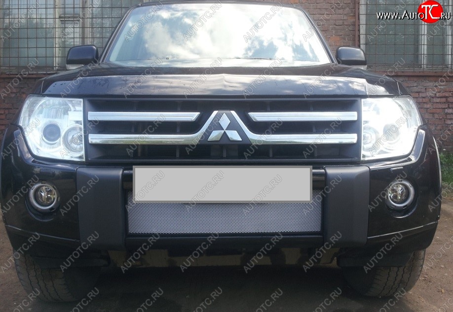 1 539 р. Защитная решётка в воздуховод автомобиля Russtal (хром) Mitsubishi Pajero 4 V90 дорестайлинг (2006-2011)  с доставкой в г. Краснодар