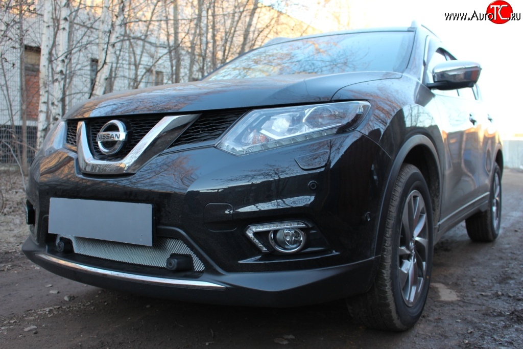 1 569 р. Сетка (под парктроник) на бампер Russtal (хром) Nissan X-trail 3 T32 рестайлинг (2017-2022)  с доставкой в г. Краснодар