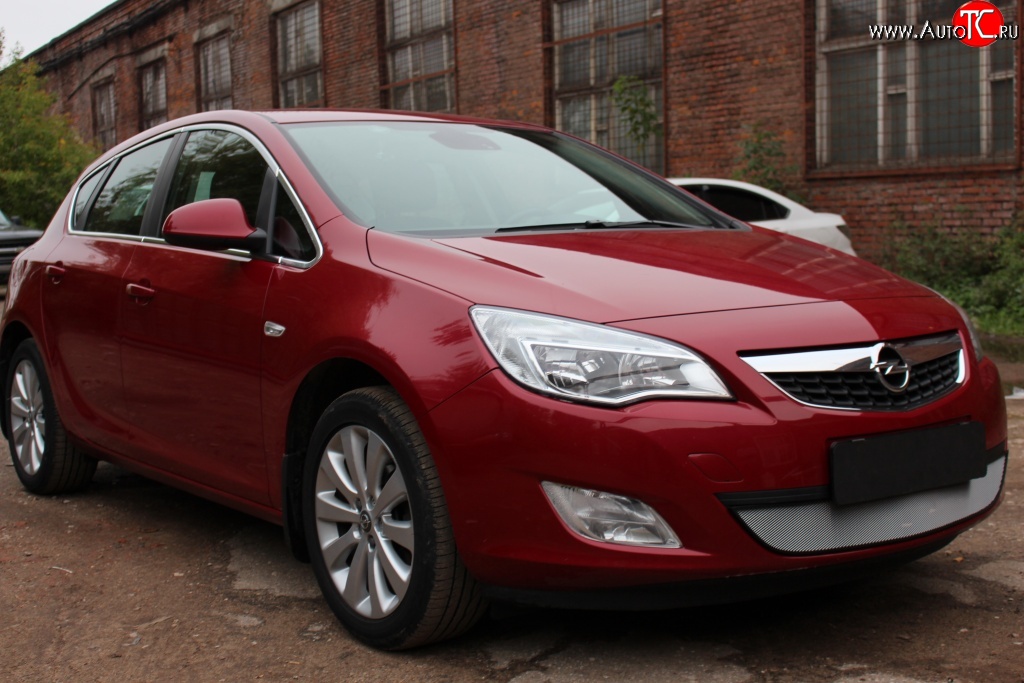 1 539 р. Сетка на бампер Russtal (хром) Opel Astra J хэтчбек 5 дв. дорестайлинг (2009-2012)  с доставкой в г. Краснодар