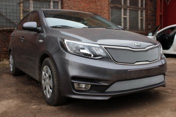 3 299 р. Защитная сетка в бампер (низ, ячейка 3х7 мм) Alfeco Стандарт  KIA Rio  3 QB (2015-2017) рестайлинг седан, рестайлингхэтчбек5дв. (Хром)  с доставкой в г. Краснодар. Увеличить фотографию 2