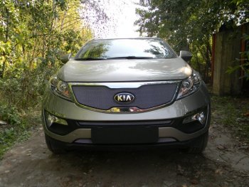 3 299 р. Защитная сетка в бампер (верх, ячейка 3х7 мм) Alfeco Стандарт  KIA Sportage  3 SL (2010-2014) дорестайлинг (Хром)  с доставкой в г. Краснодар. Увеличить фотографию 1