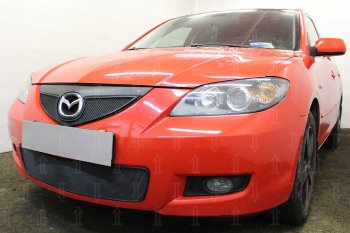 3 099 р. Защитная сетка в бампер (верх, ячейка 3х7 мм) Alfeco Стандарт  Mazda 3/Axela  BK (2006-2009) рестайлинг седан (Чёрная)  с доставкой в г. Краснодар. Увеличить фотографию 2