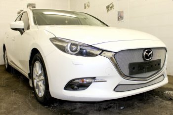 2 899 р. Защитная сетка в бампер (низ, ячейка 3х7 мм) Alfeco Стандарт  Mazda 3/Axela  BM (2016-2019) рестайлинг седан, рестайлинг, хэтчбэк (Хром)  с доставкой в г. Краснодар. Увеличить фотографию 3