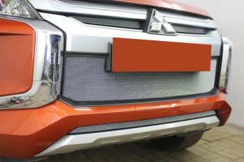 2 689 р. Защитная сетка в бампер (низ, ячейка 3х7 мм) Alfeco Стандарт Mitsubishi L200 5 KK,KL рестайлинг (2018-2022) (Хром)  с доставкой в г. Краснодар. Увеличить фотографию 2