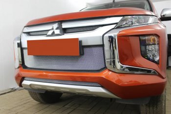 2 689 р. Защитная сетка в бампер (низ, ячейка 3х7 мм) Alfeco Стандарт Mitsubishi L200 5 KK,KL рестайлинг (2018-2022) (Хром)  с доставкой в г. Краснодар. Увеличить фотографию 4