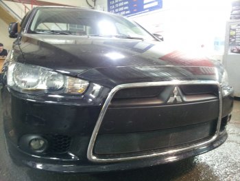 5 849 р. Защитная сетка в бампер (3 части, ячейка 3х7 мм) Alfeco Стандарт Mitsubishi Lancer 10 CY хэтчбек 5 дв рестайлинг (2011-2017) (Чёрная)  с доставкой в г. Краснодар. Увеличить фотографию 1