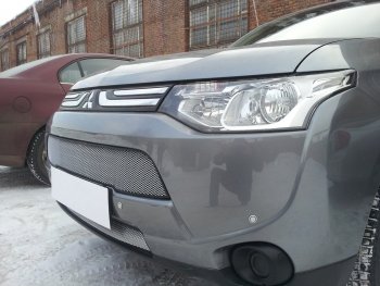 6 499 р. Защитная сетка в бампер (2 части, ячейка 3х7 мм) Alfeco Стандарт  Mitsubishi Outlander  GF (2012-2014) дорестайлинг (Хром)  с доставкой в г. Краснодар. Увеличить фотографию 2