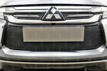 4 199 р. Защитная сетка в бампер (низ, ячейка 3х7 мм) Стрелка11 Стандарт Mitsubishi Pajero Sport QE дорестайлинг (2015-2021) (Чёрная)  с доставкой в г. Краснодар. Увеличить фотографию 3