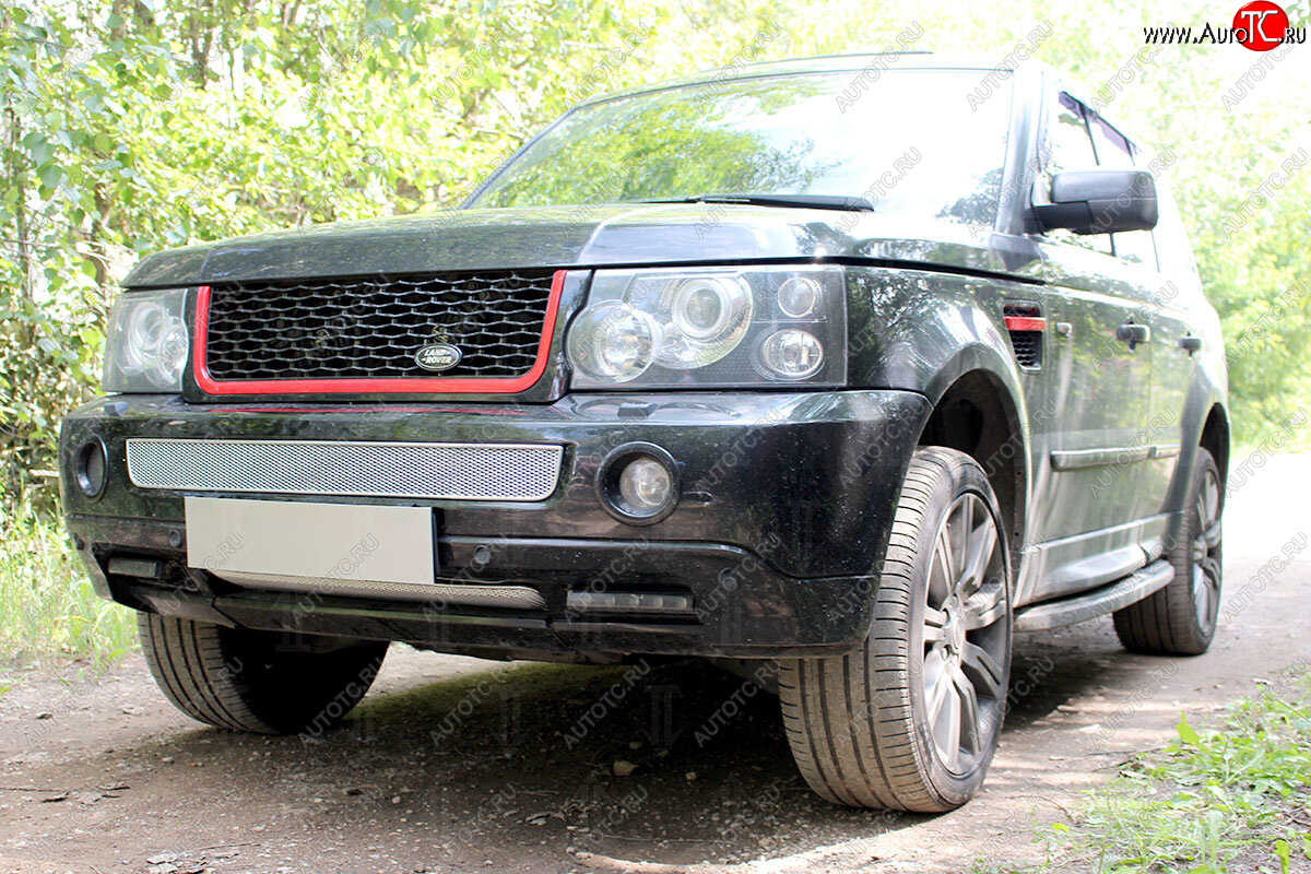 4 599 р. Защитная сетка в бампер (низ, ячейка 4х10 мм) Alfeco Премиум Land Rover Range Rover Sport 1 L320 дорестайлинг (2005-2009) (Хром)  с доставкой в г. Краснодар