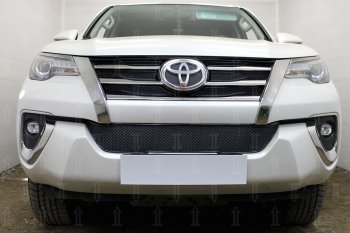 Защитная сетка в бампер (низ, ячейка 4х10 мм) Стрелка11 Премиум Toyota Fortuner AN160 дорестайлинг (2015-2020) ()