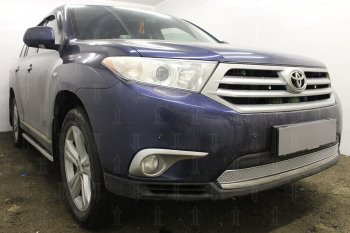 4 749 р. Защитная сетка в бампер (низ, ячейка 4х10 мм) Стрелка11 Премиум Toyota Highlander XU40 рестайлинг (2010-2013) (Хром)  с доставкой в г. Краснодар. Увеличить фотографию 2