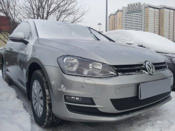 4 199 р. Защитная сетка в бампер (низ, ячейка 4х10 мм) Стрелка11 Премиум Volkswagen Golf 7 дорестайлинг, хэтчбэк 5 дв. (2012-2017) (Чёрная)  с доставкой в г. Краснодар. Увеличить фотографию 2