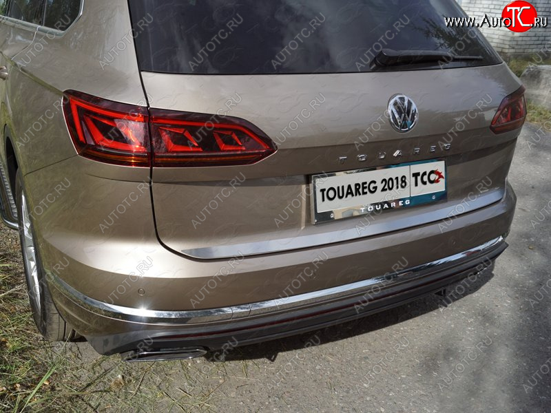 3 199 р. Накладка на заднюю дверь, ТСС Тюнинг  Volkswagen Touareg  CR (2018-2024) (Лист шлифованный)  с доставкой в г. Краснодар