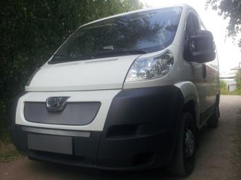 2 799 р. Защита радиатора (середина) Стрелка11 Стандарт  Peugeot Boxer  250 (2006-2014) (хром)  с доставкой в г. Краснодар. Увеличить фотографию 2