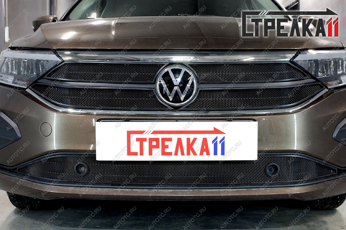 5 749 р. Защита радиатора (верх 4 части) Exclusive Стрелка11 Стандарт Volkswagen Polo Mk6 лифтбек (2020-2022) (черная)  с доставкой в г. Краснодар