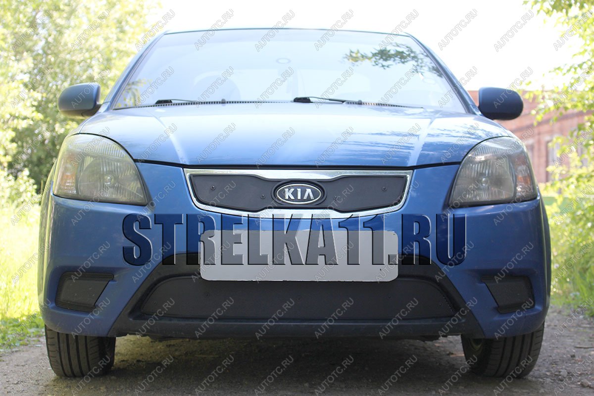 799 р. Зимняя заглушка решетки радиатора (верх) Стрелка11  KIA Rio  2 JB (2009-2011) рестайлинг седан, рестайлинг, хэтчбэк 5 дв. (черная)  с доставкой в г. Краснодар