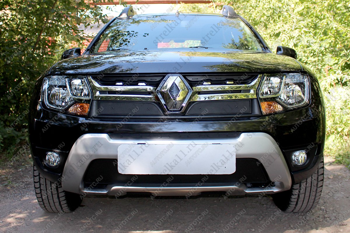 799 р. Зимняя заглушка решетки радиатора (низ) Стрелка11  Renault Duster  HS (2015-2021) рестайлинг (черная)  с доставкой в г. Краснодар