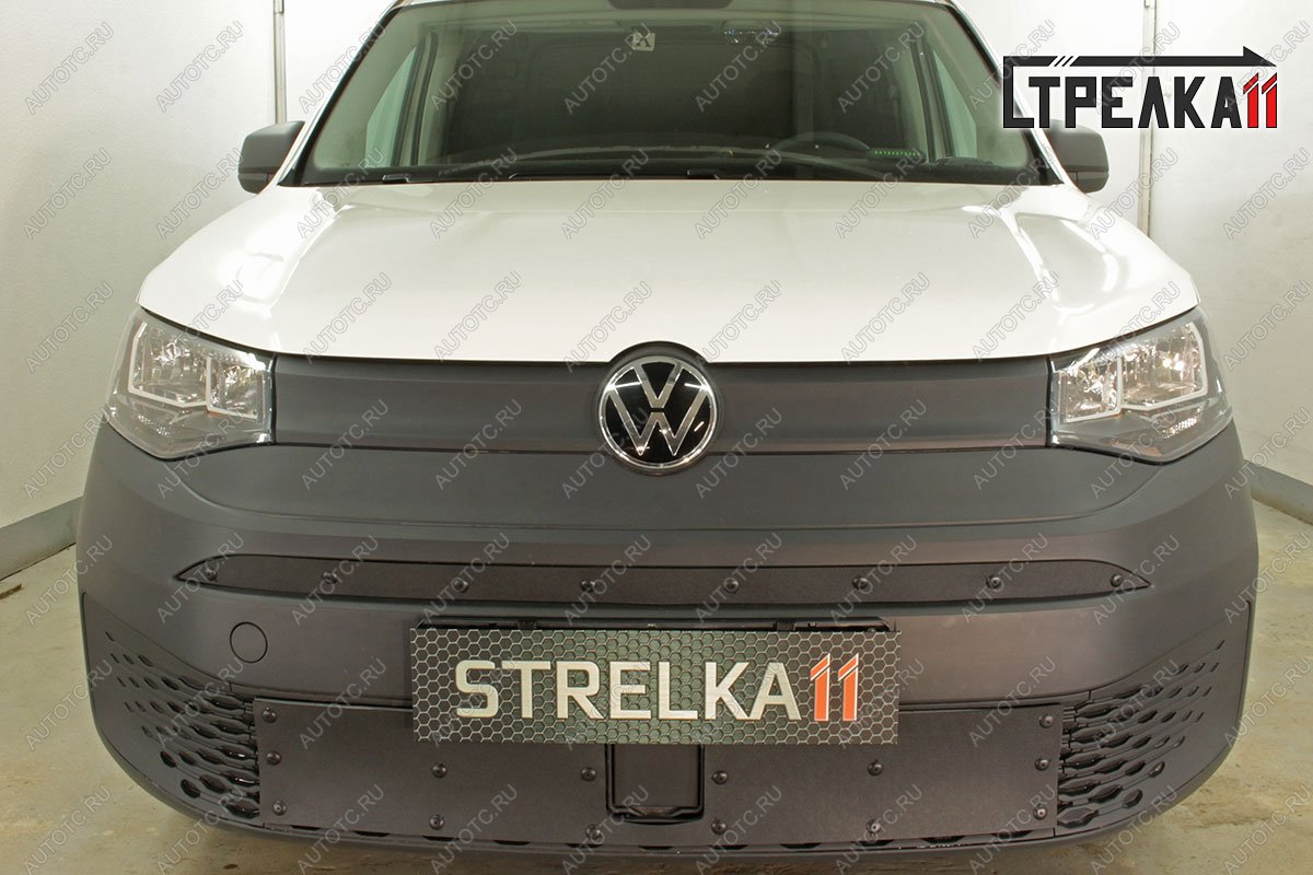 1 199 р. Зимняя заглушка решетки радиатора (низ) Стрелка11 Volkswagen Caddy (2020-2024) (черная)  с доставкой в г. Краснодар