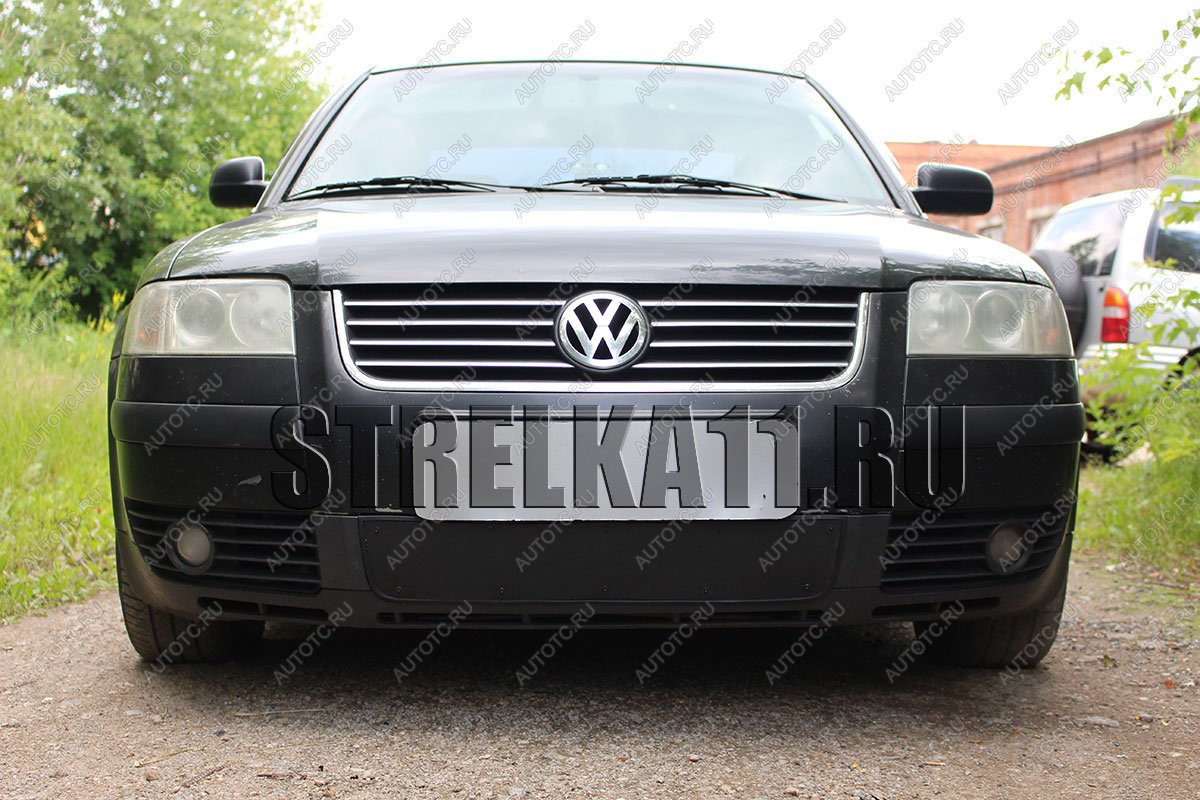 799 р. Зимняя заглушка решетки радиатора Стрелка11  Volkswagen Passat  B5.5 (2000-2005) седан рестайлинг, универсал рестайлинг (черная)  с доставкой в г. Краснодар