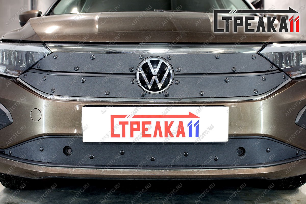 1 199 р. Зимняя заглушка решетки радиатора (4 части верх) Стрелка11  Volkswagen Polo  Mk6 (2020-2022) лифтбек (черная)  с доставкой в г. Краснодар