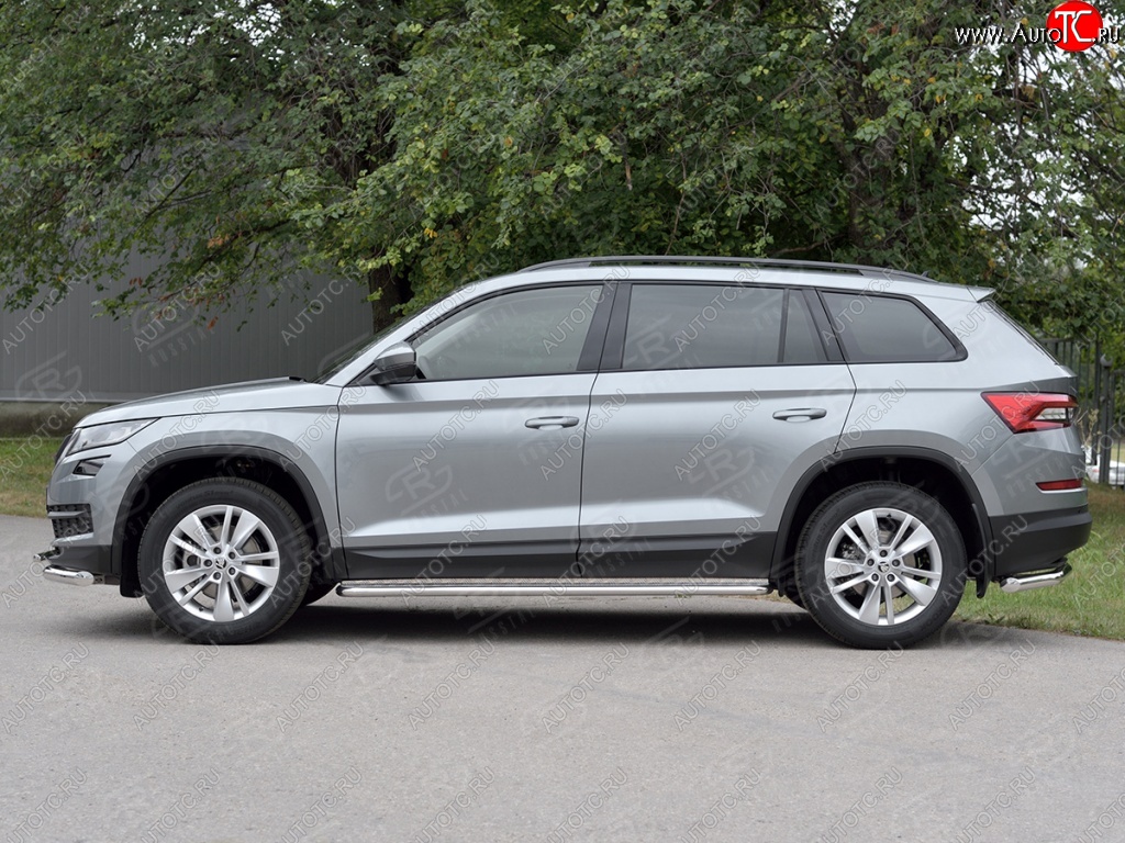 25 849 р. Порожки для ног (труба Ø42) SLITKOFF Skoda Kodiaq NU7 дорестайлинг (2017-2021) (Вариант 2 (лист алюм, проф.сталь))  с доставкой в г. Краснодар