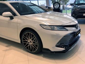 16 899 р. Накладка переднего бампера HEMMES  Toyota Camry  XV70 (2017-2021) дорестайлинг  с доставкой в г. Краснодар. Увеличить фотографию 4