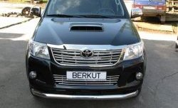 Декоративная вставка решетки радиатора Berkut Toyota Hilux AN20,AN30  2-ой рестайлинг (2011-2016)