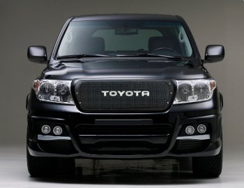 17 699 р. Решетка радиатора CrTuning Toyota Land Cruiser 200 2-ой рестайлинг (2015-2021) (С надписью TOYOTA)  с доставкой в г. Краснодар. Увеличить фотографию 1