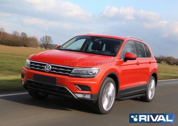 9 499 р. Порожки для ног Rival Volkswagen Tiguan Mk2 дорестайлинг (2016-2020) (Чёрные)  с доставкой в г. Краснодар. Увеличить фотографию 3