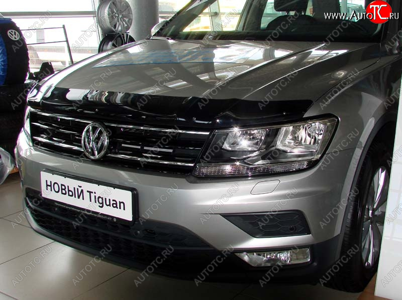 3 199 р. Дефлектор капота SIM  Volkswagen Tiguan  Mk2 (2016-2020) дорестайлинг  с доставкой в г. Краснодар