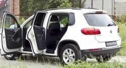 2 459 р. Накладки порожков салона RA  Volkswagen Tiguan  NF (2011-2017) рестайлинг (Комплект (передние+задние))  с доставкой в г. Краснодар. Увеличить фотографию 2